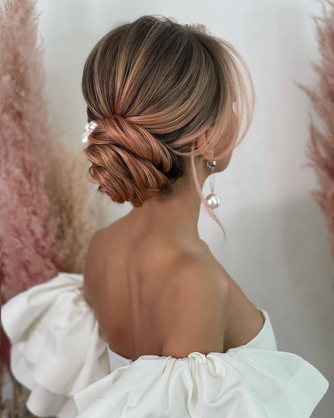 Chignon basso sposa - Instagram: @art4studio