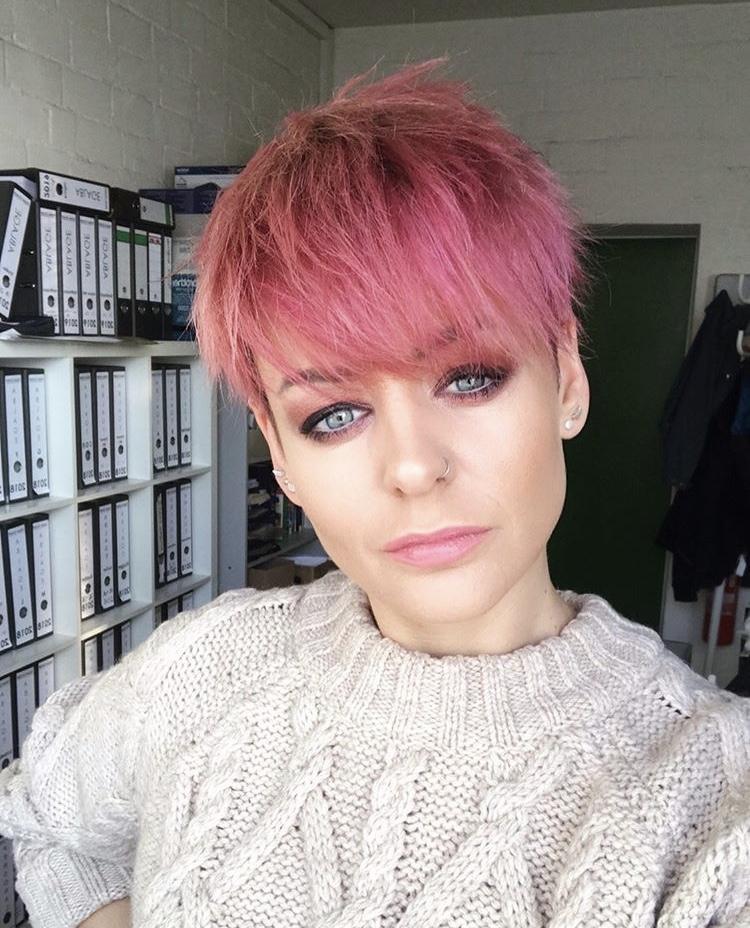 Pixie rosa con frangia - Instagram: @fraeuleinh.de