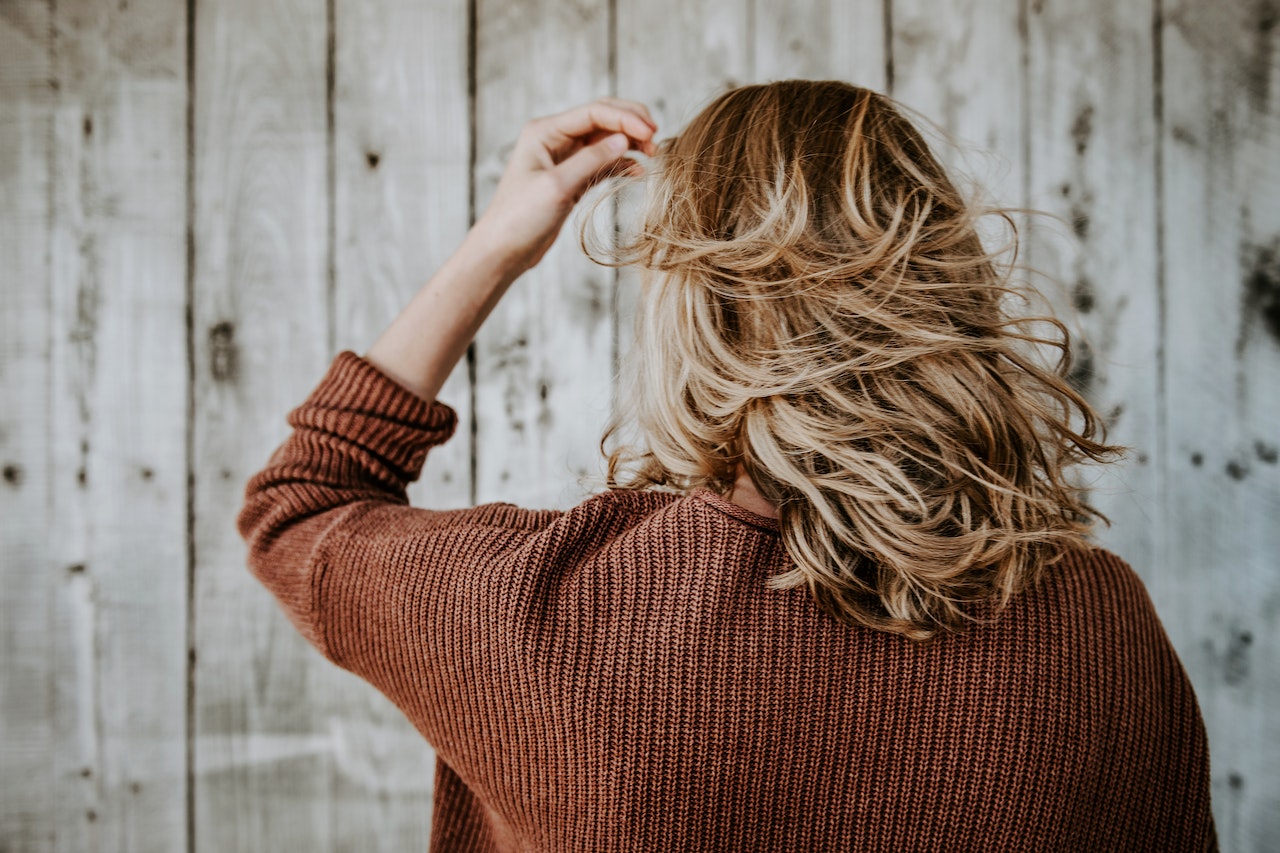 ragazza capelli biondi-Foto: pexels.com