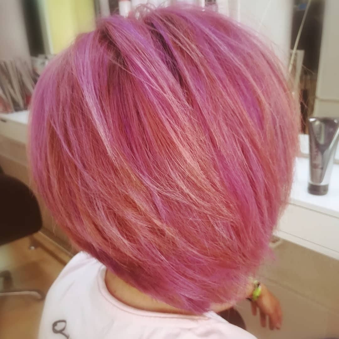 Caschetto rosa - Instagram: @_adrianacano_ 
