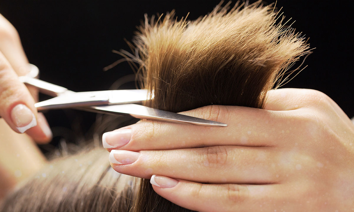 Taglio di capelli secondo le fasi lunari - Foto: Adobestock.com