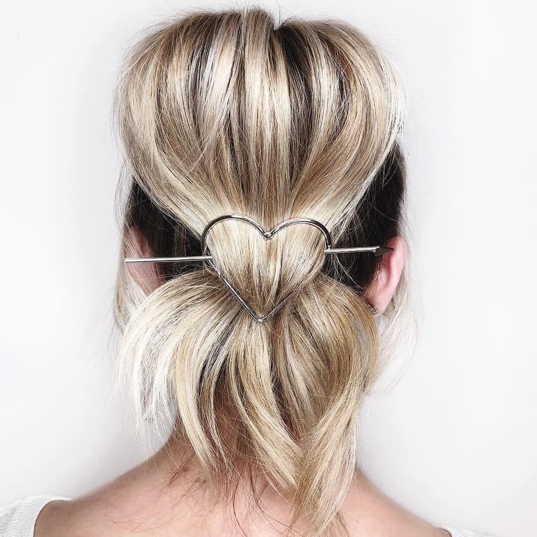 Chignon biondo a cuore