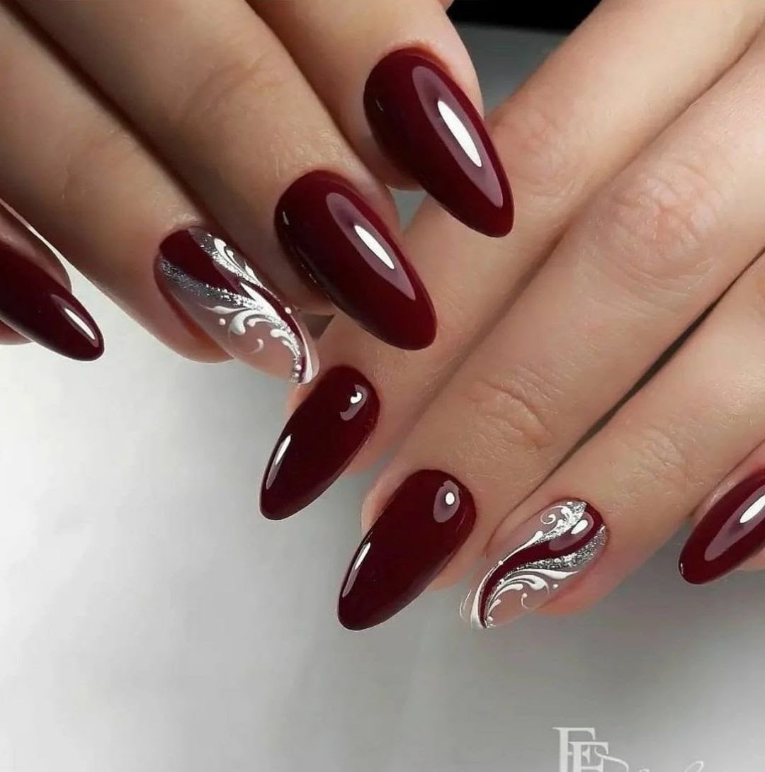 unghie bordeaux e argento-instagram: @ideas_for_nailart