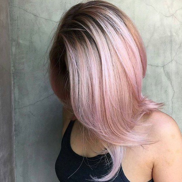 Capelli lisci rosa - Instagram: @xoxo_botto