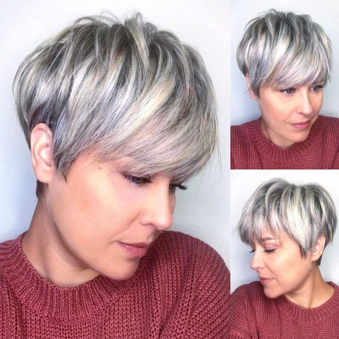 Pixie con meches grigie - Instagram: @lcs.hairdesign